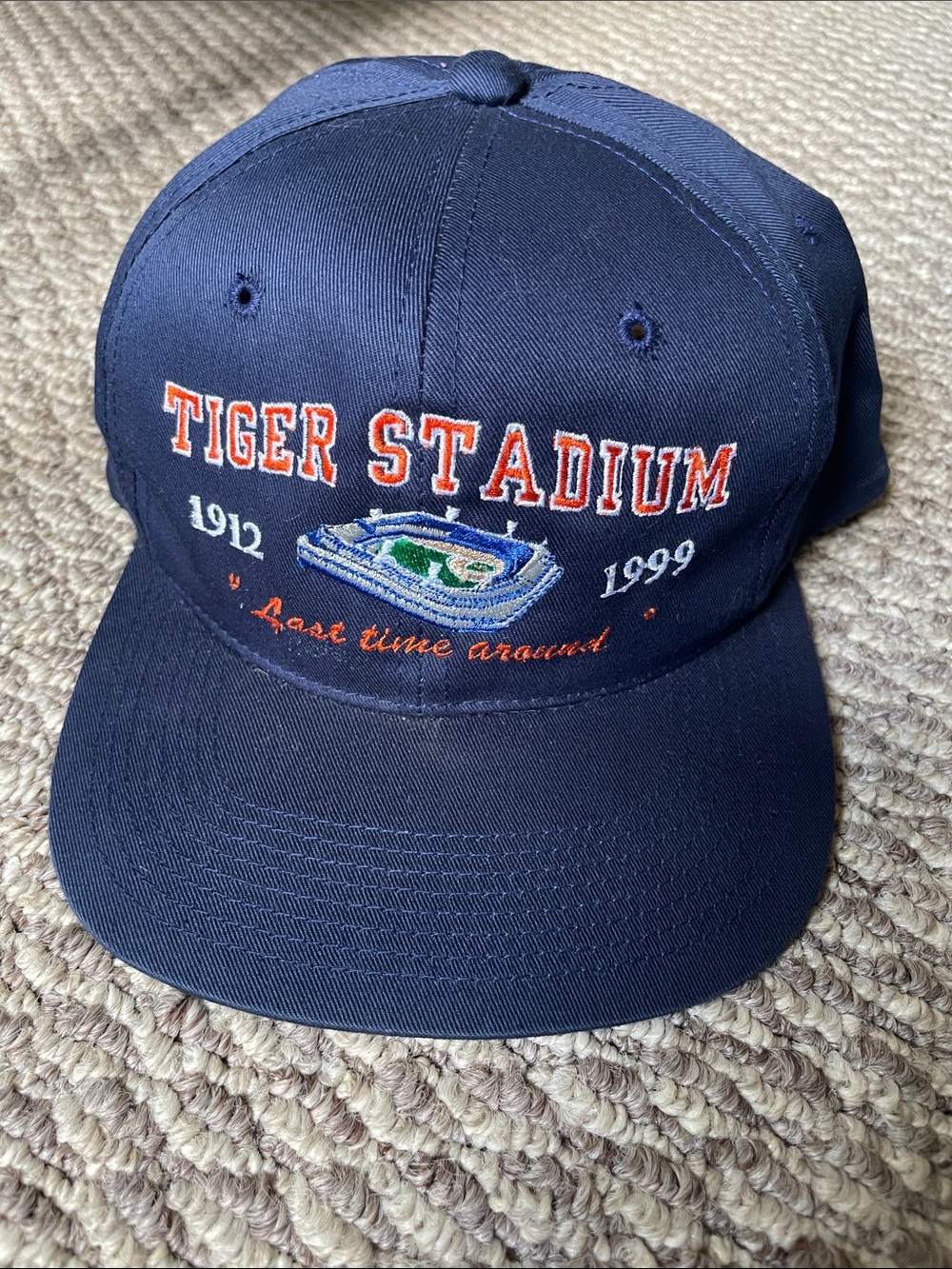 Vintage Detroit tigers baseball stadium snap back hat